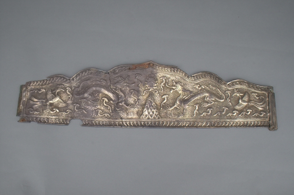 辽代鎏金云头形龙凤银冠(图1)