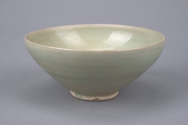 宋代青釉瓷碗(图1)