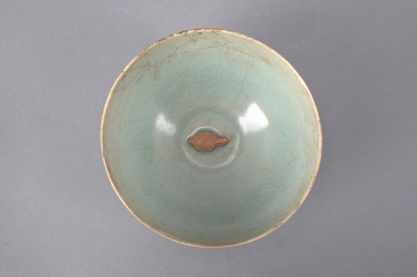 宋代影青釉莲花龟心碗(图1)